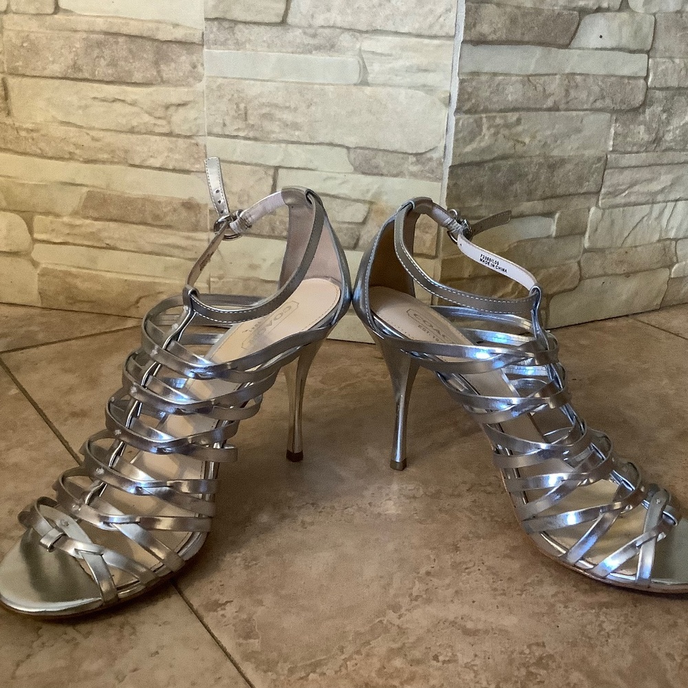 Coach silver metallic 7.5 dress shoe